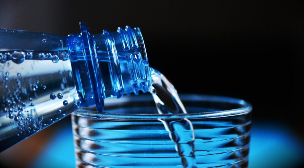 Wasservorrat anlegen: So lagern Sie Wasser für den Notfall richtig und machen es lange haltbar